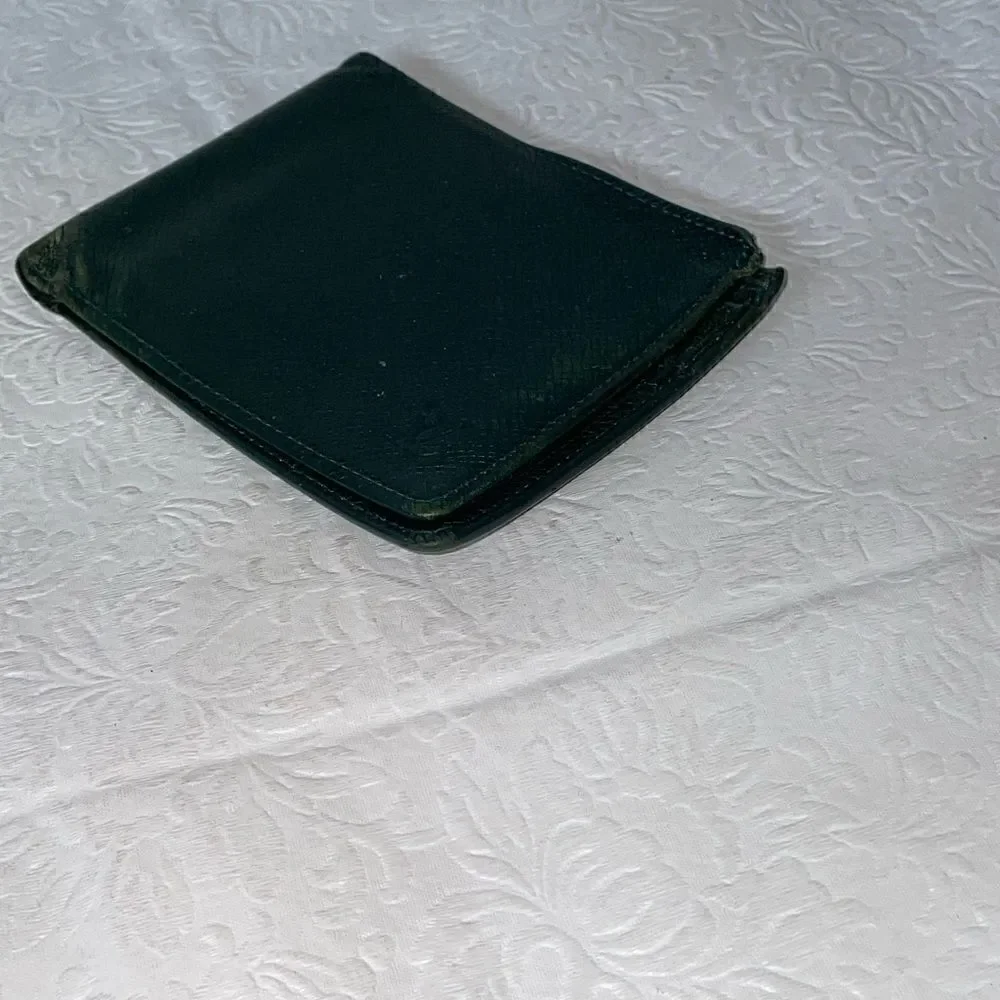 Authentic Men’s Louis Vuitton Green Leather Wallet
